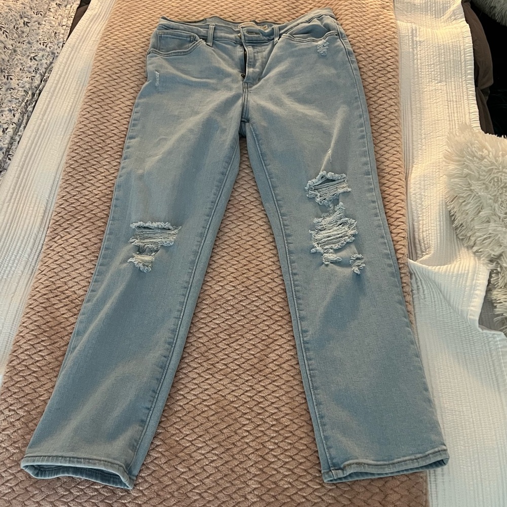 Levis light wash high waist crop